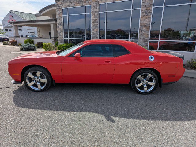 Used 2010 Dodge Challenger R/T image 2