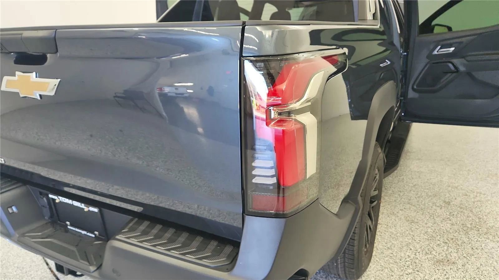 New 2026 Chevrolet Silverado EV LT image 15