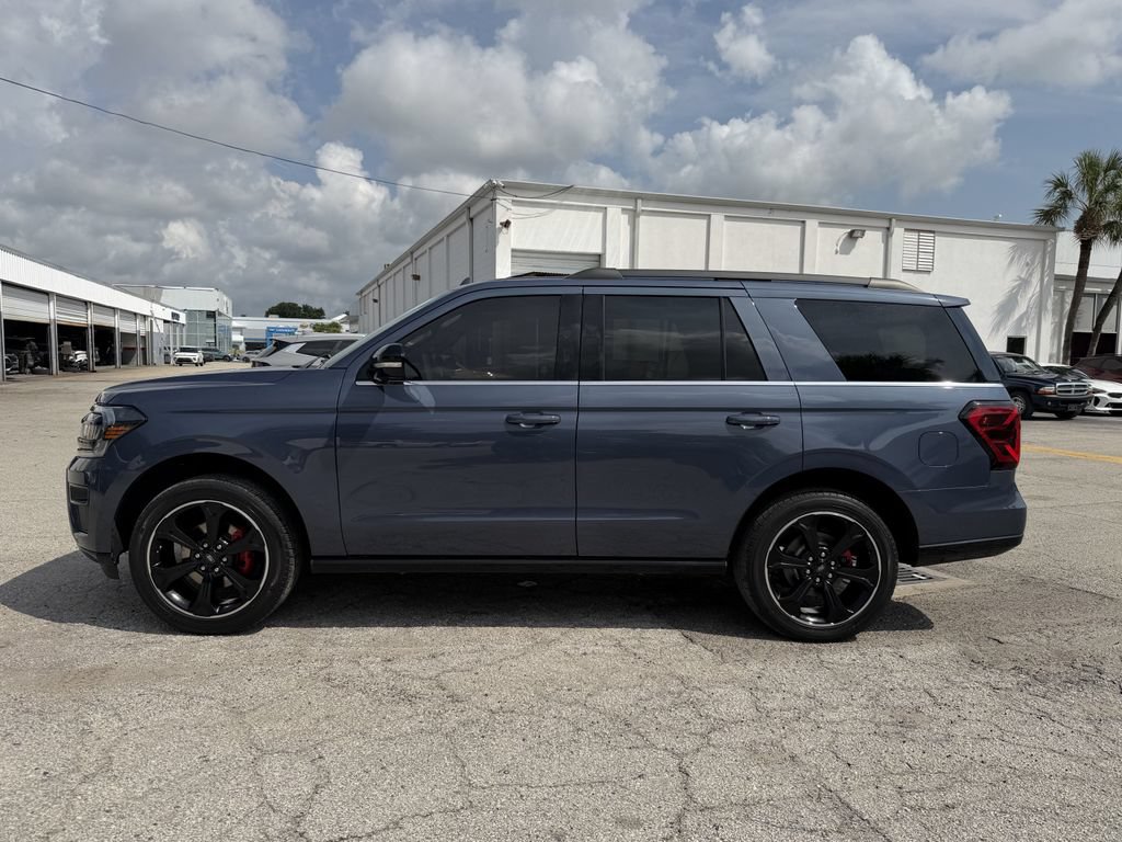 Used 2022 Ford Expedition Limited AWD/4WD image 8