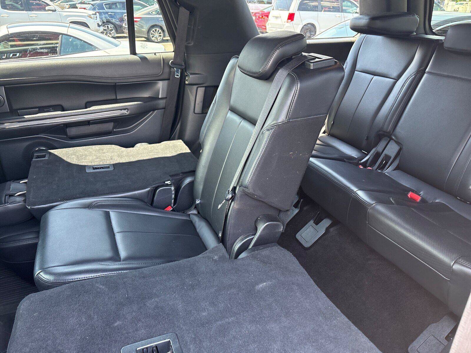 Used 2018 Ford Expedition XLT AWD/4WD image 7