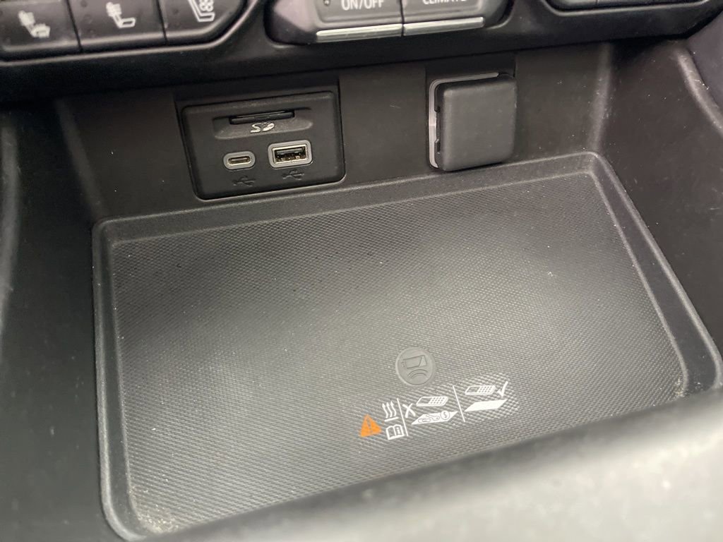 Used 2021 GMC Yukon AT4 w/ AT4 Premium Plus Package image 37