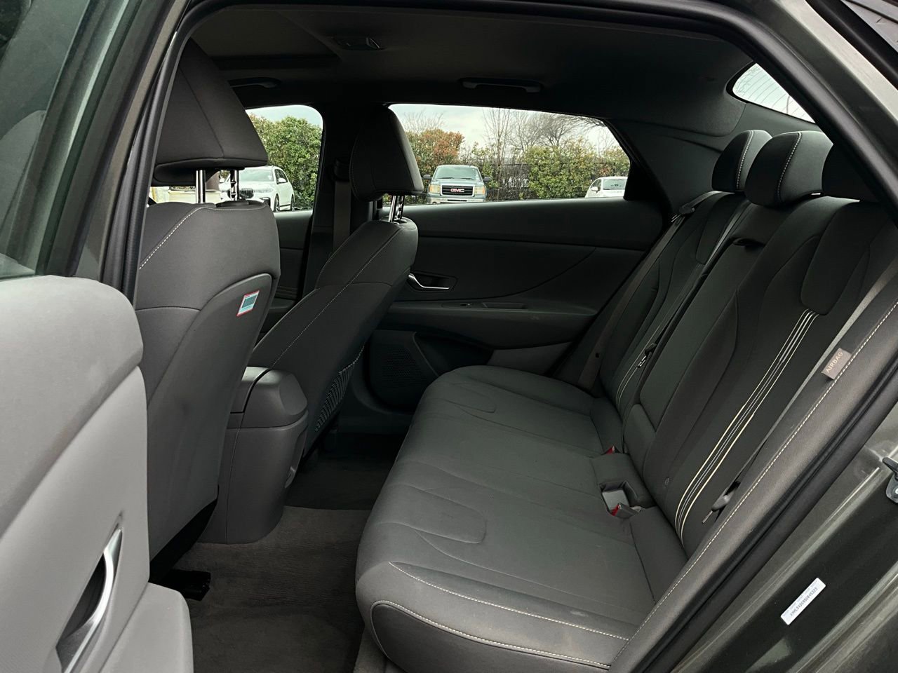 Used 2025 Hyundai Elantra SEL image 11