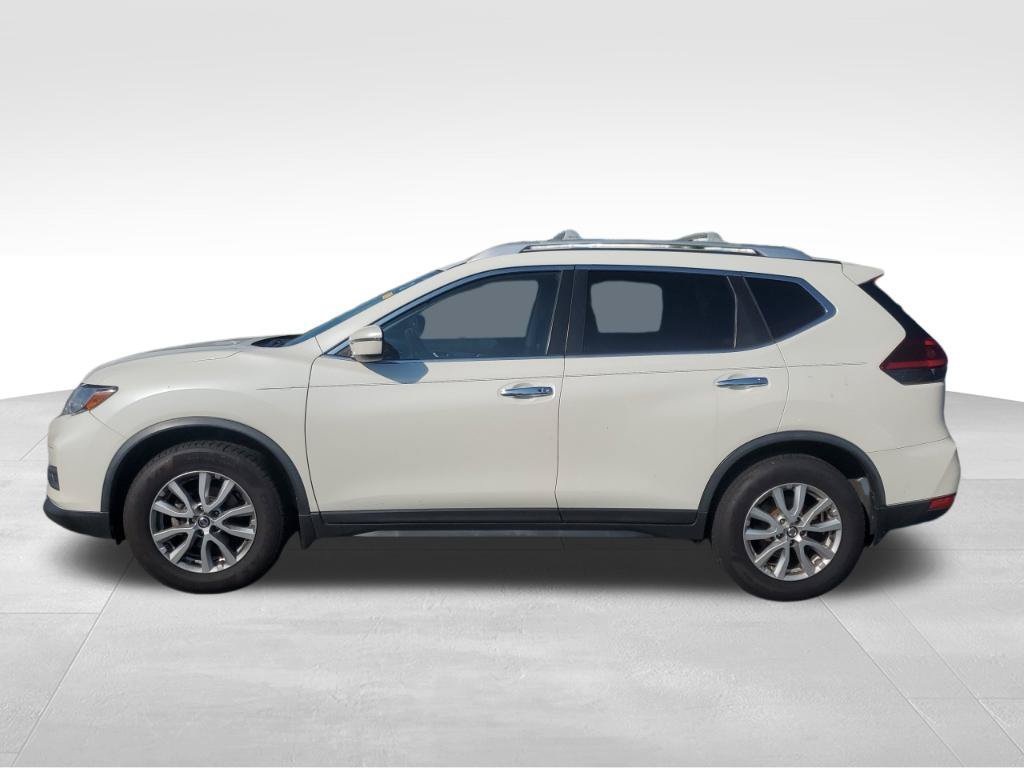 Used 2020 Nissan Rogue SV FWD image 2