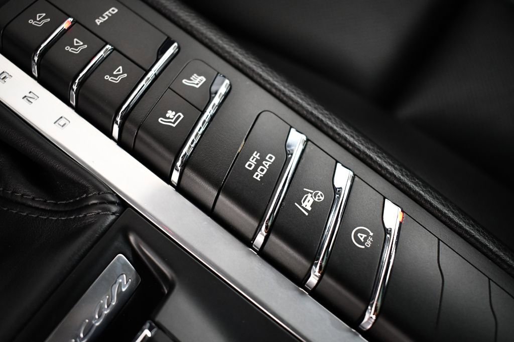 Used 2018 Porsche Macan S AWD/4WD image 41