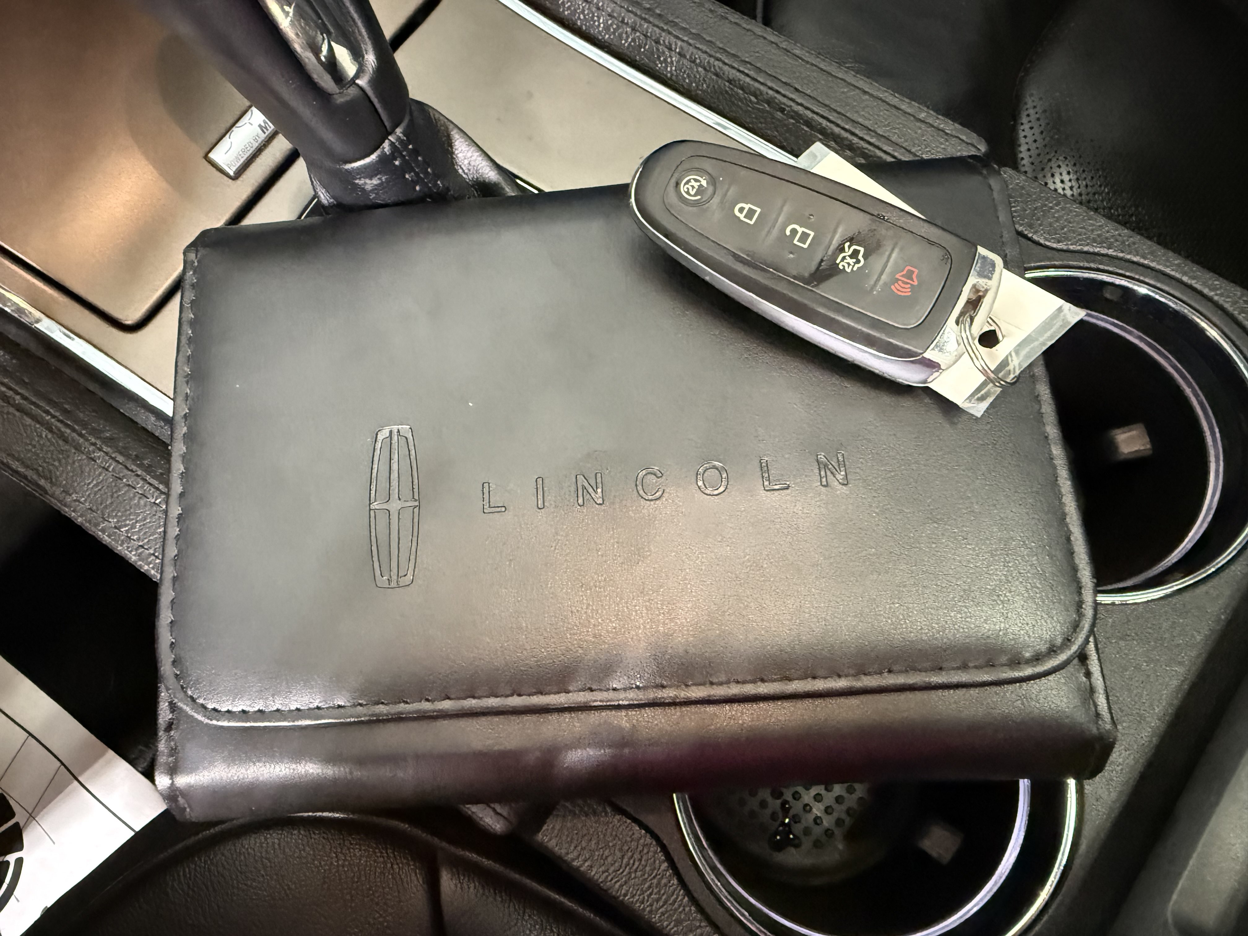 Used 2014 Lincoln MKX AWD w/ Equipment Group 102A image 21