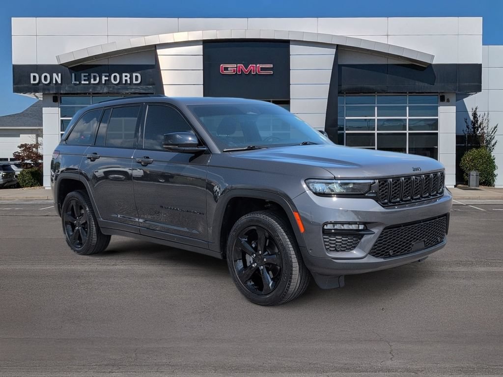 Used 2024 Jeep Grand Cherokee Limited w/ Luxury Tech Group II RWD image 1