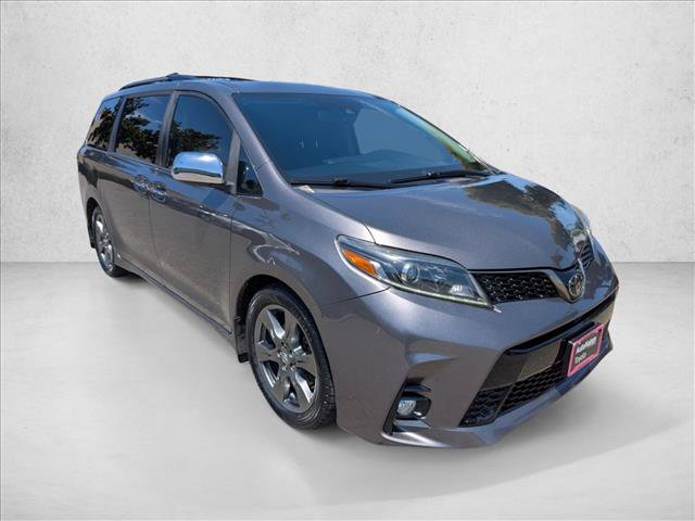 Used 2019 Toyota Sienna SE w/ SE Preferred Package FWD video 3