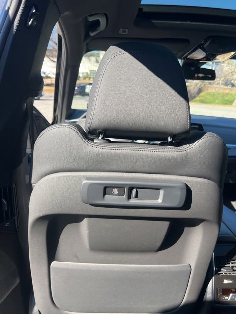 Used 2022 BMW X5 xDrive40i w/ Parking Assistance Package image 12