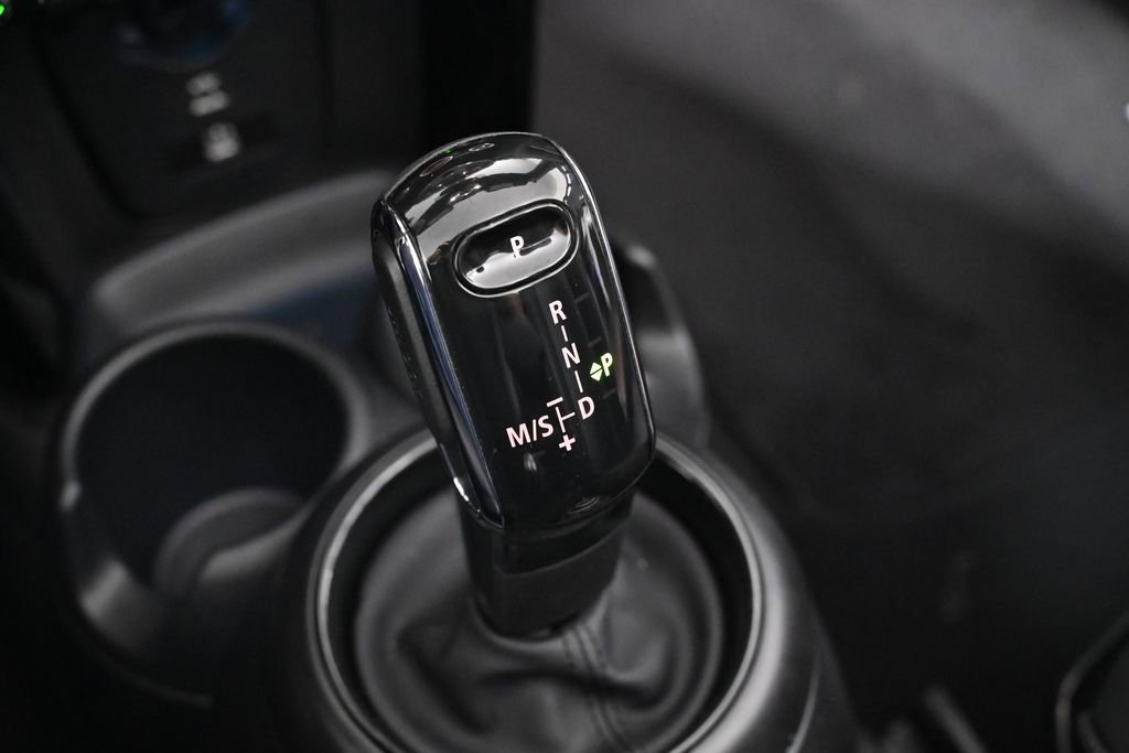 Used 2024 MINI Cooper S w/ Seaside Edition FWD image 21