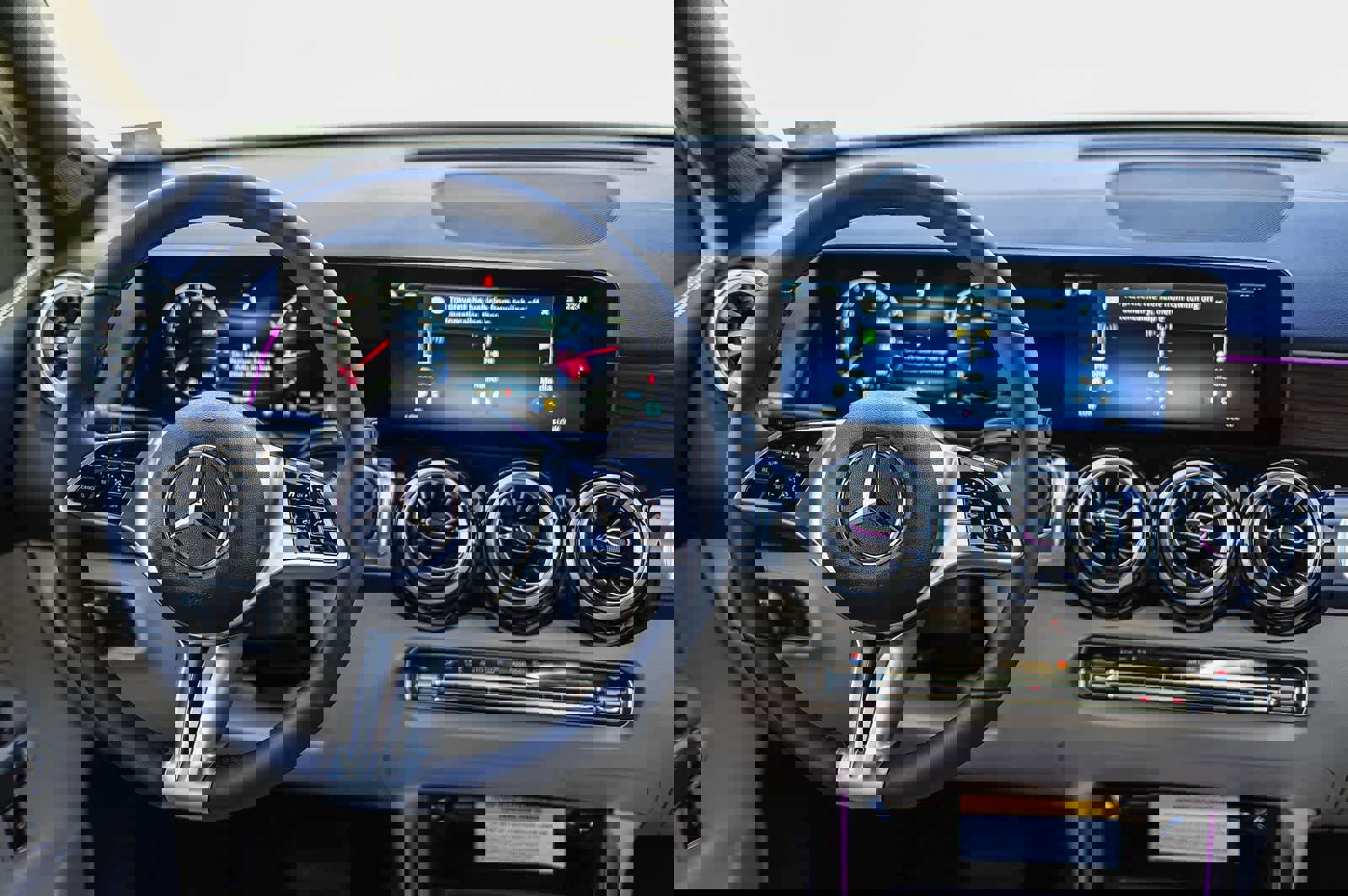 Used 2026 Mercedes-Benz GLB 250 image 15