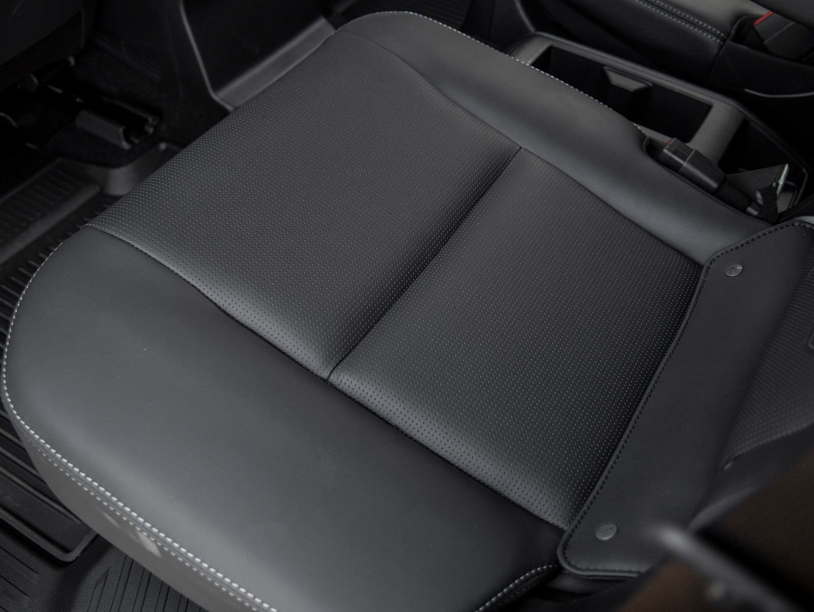 Used 2026 Lexus GX 550 w/ Accessory Package (2T) image 36