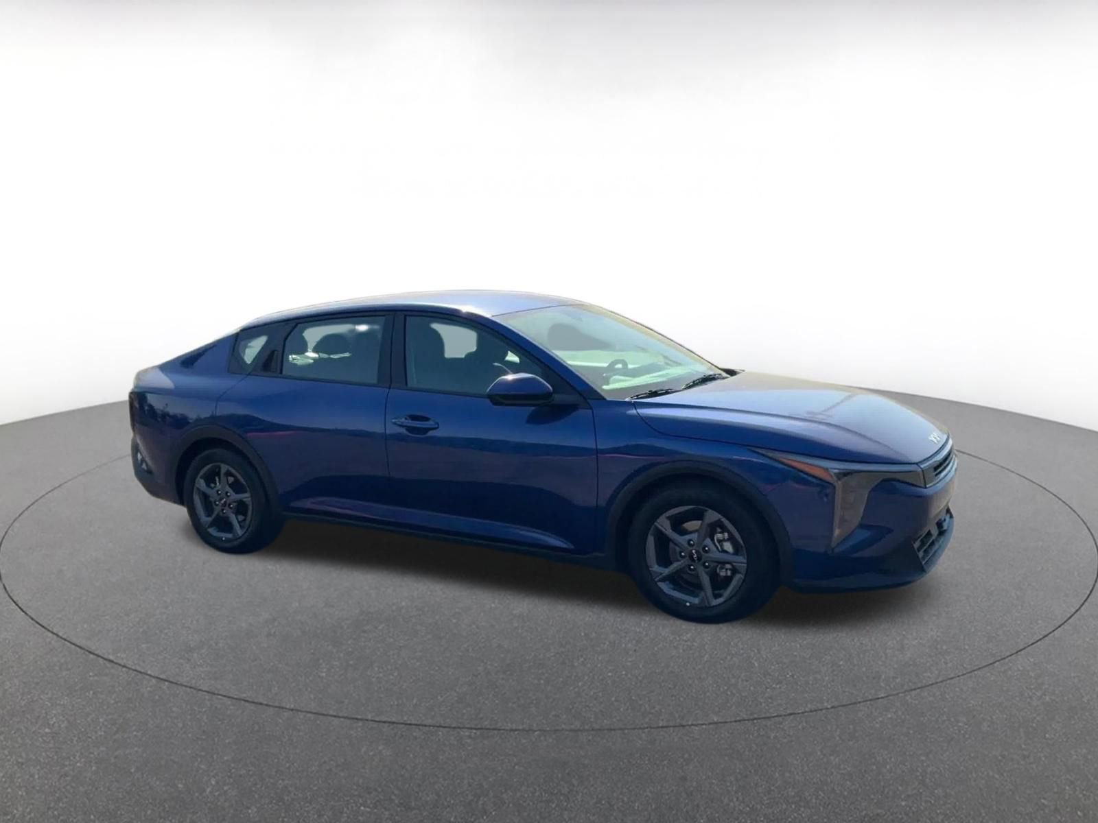 Used 2025 Kia K4 FWD image 2