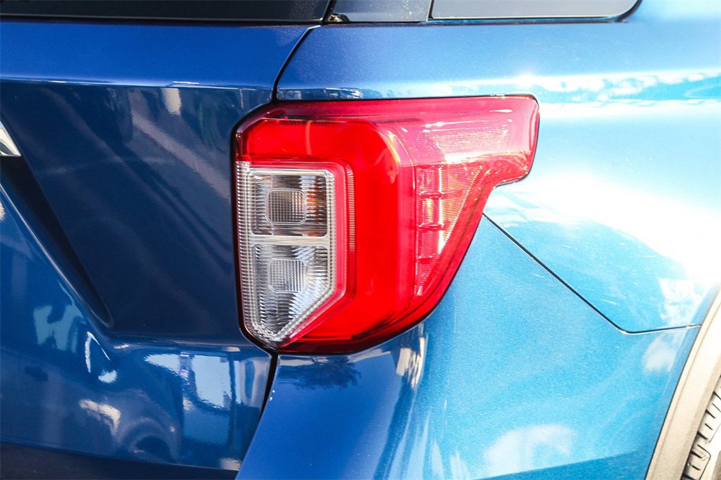 Used 2022 Ford Explorer XLT w/ Equipment Group 202A image 11