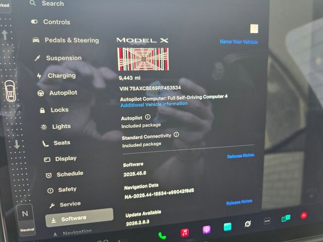 Used 2024 Tesla Model X Plaid image 3