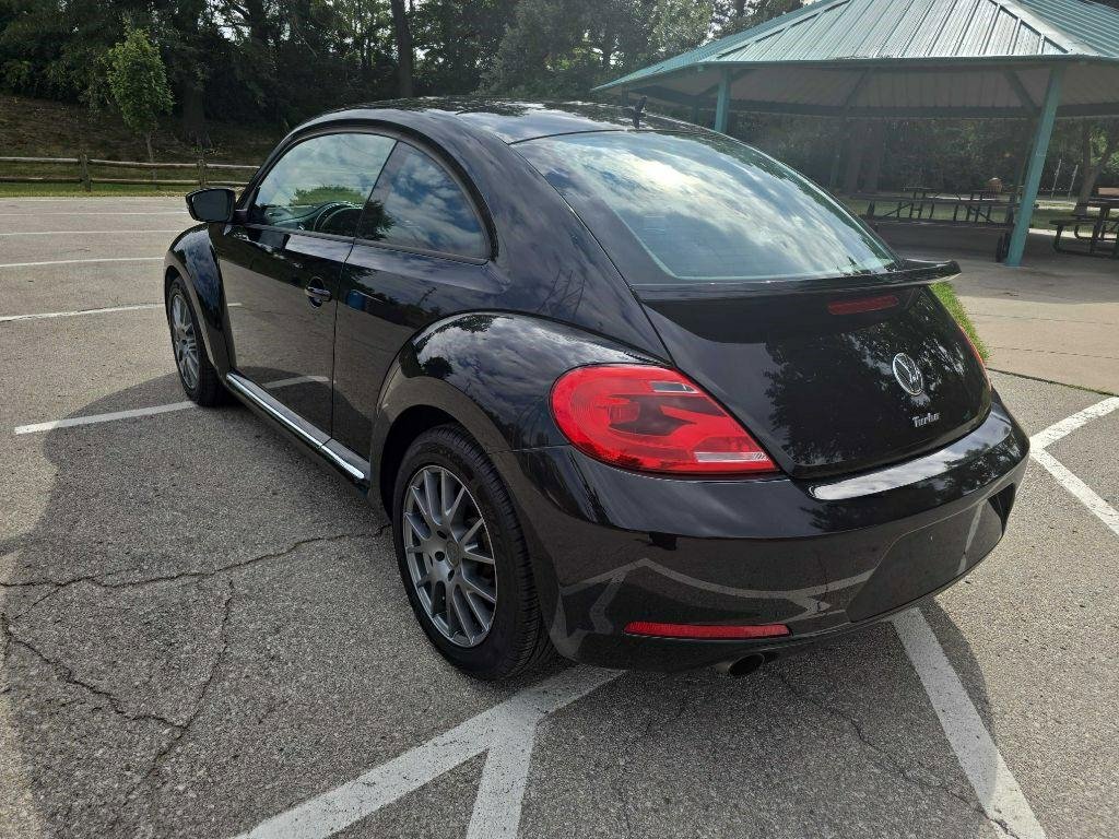 Used 2012 Volkswagen Beetle 2.0T image 7
