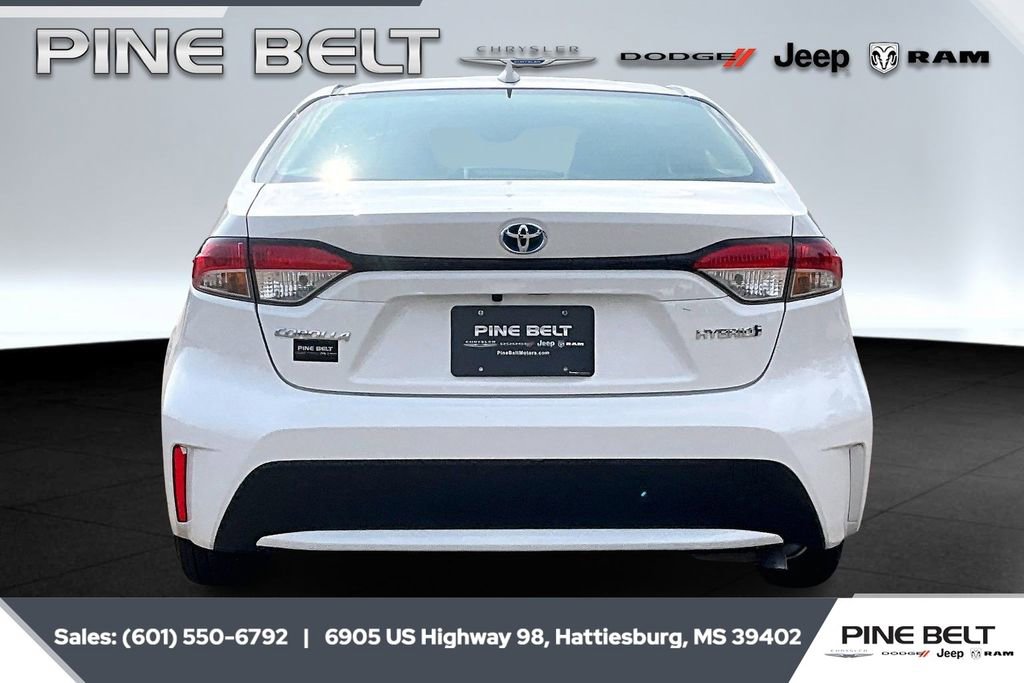 Used 2022 Toyota Corolla LE image 4