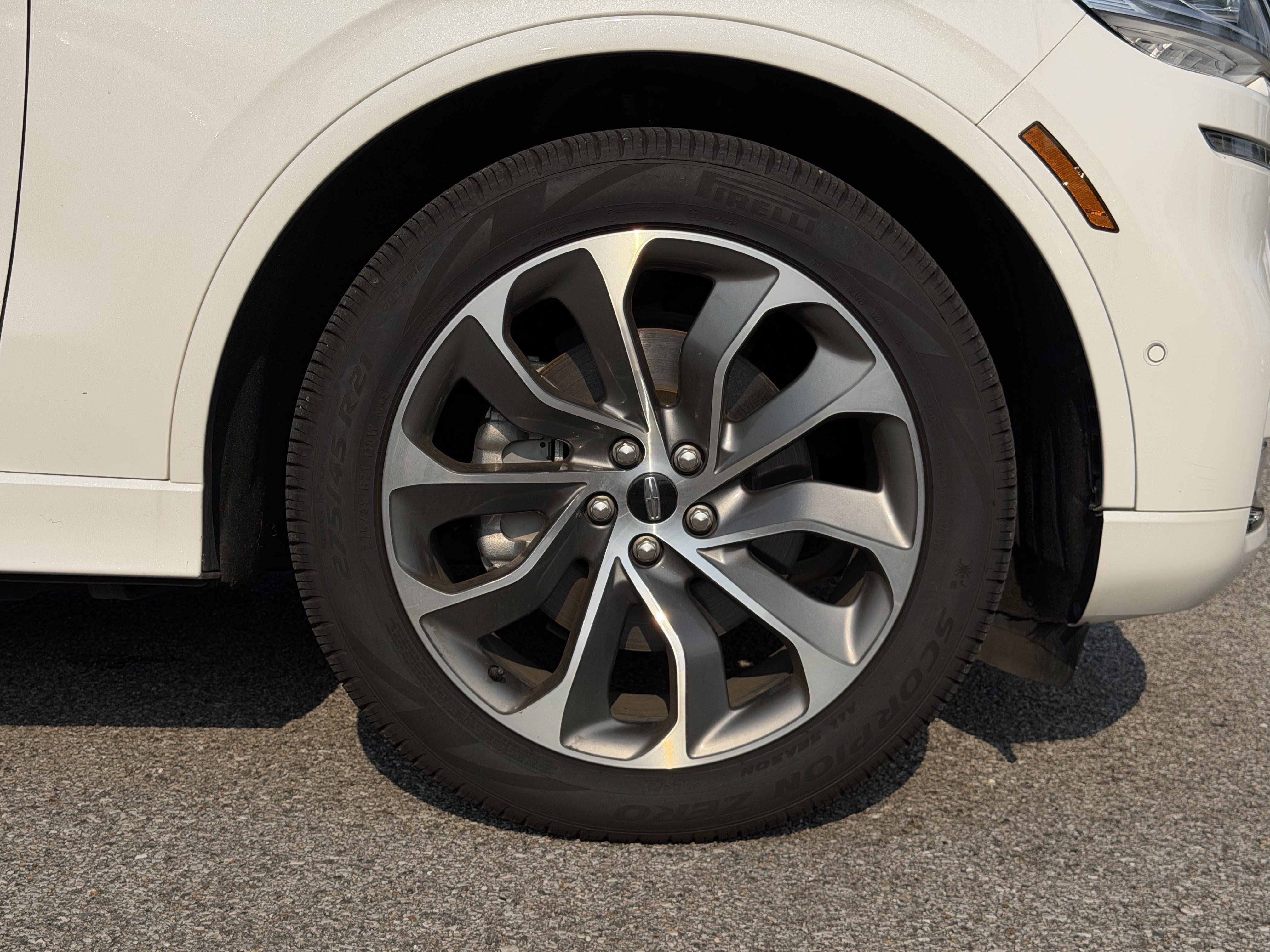 Used 2021 Lincoln Aviator Grand Touring w/ Equipment Group 302A AWD/4WD image 13