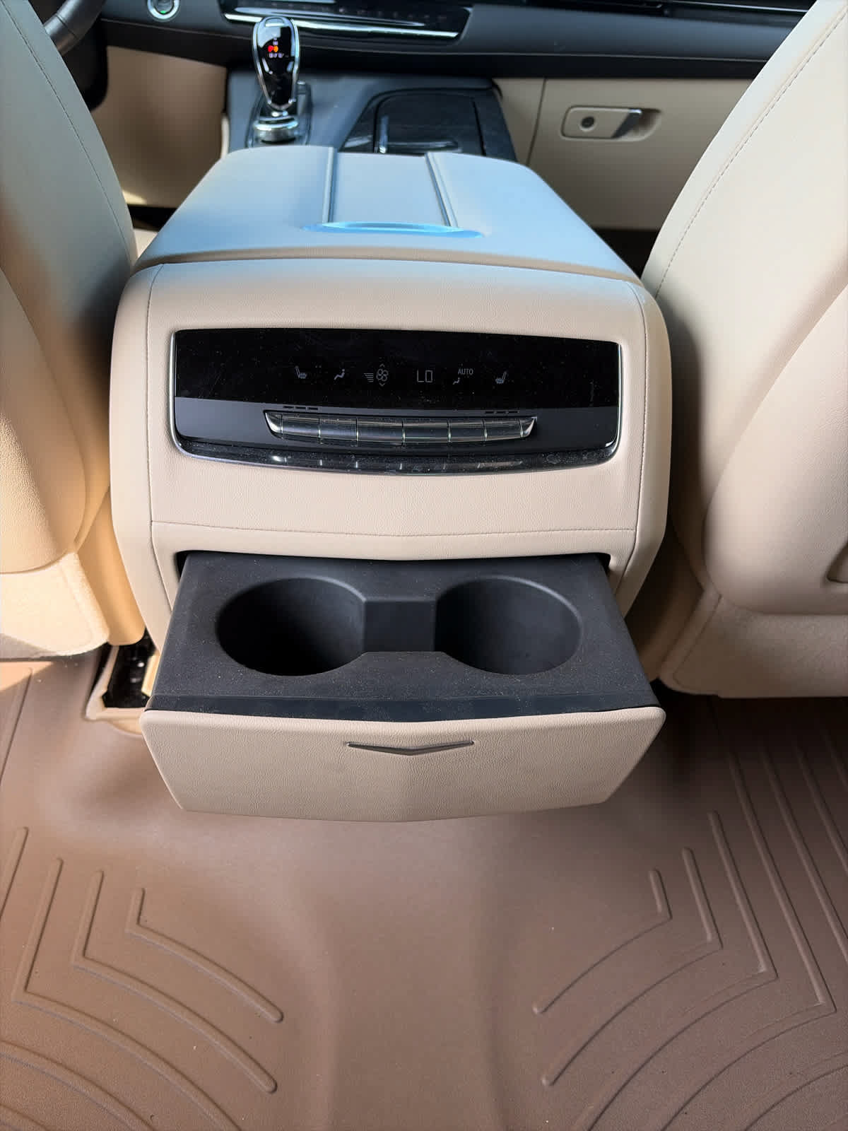 Used 2023 Cadillac Escalade Premium Luxury w/ LPO, Radiant Package AWD/4WD image 11