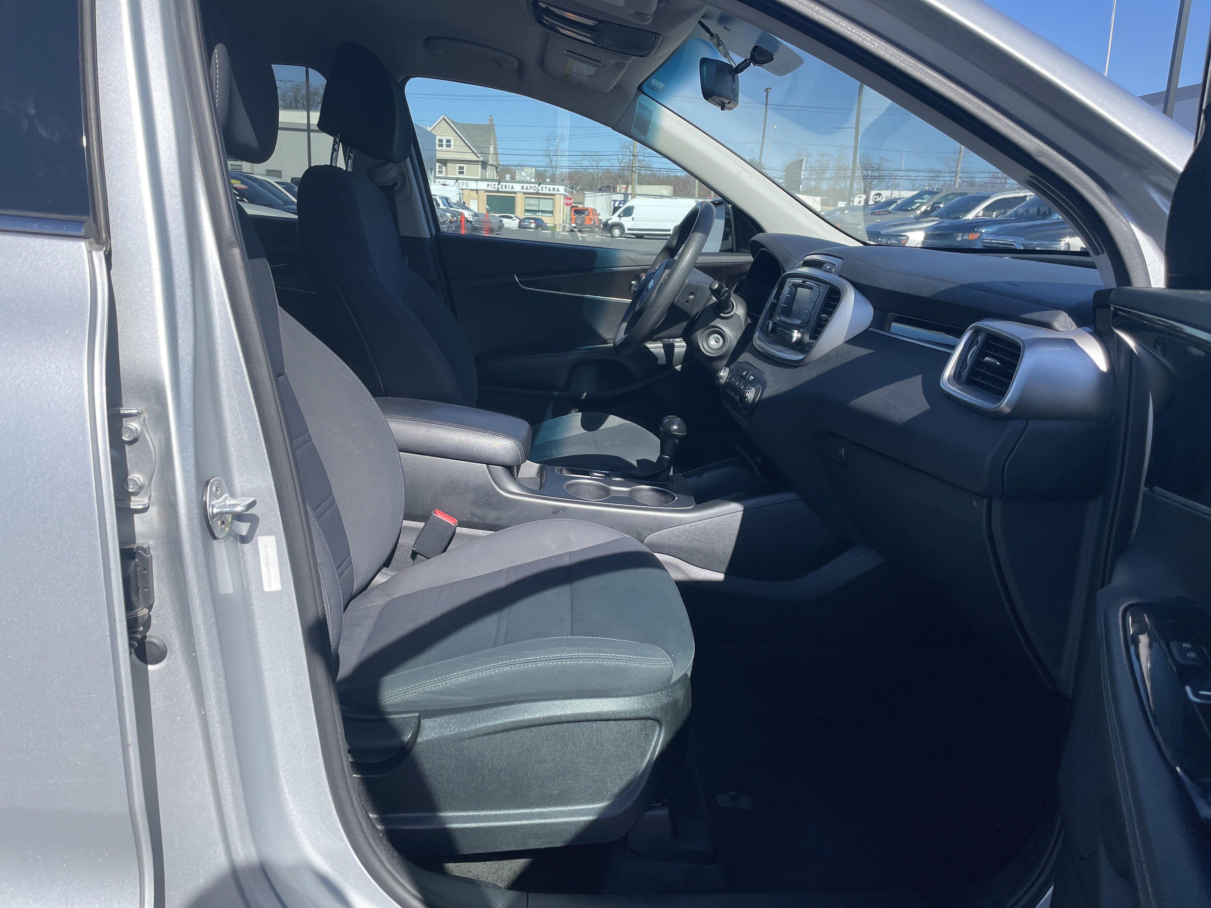 Used 2017 Kia Sorento LX image 14