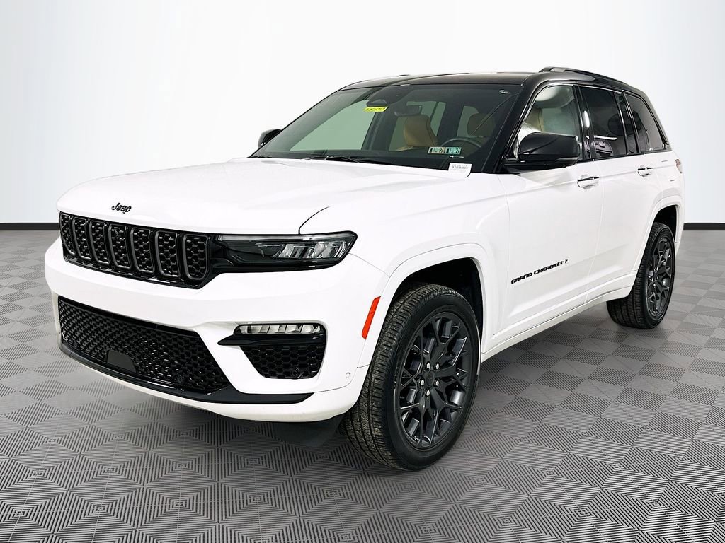 Used 2025 Jeep Grand Cherokee Summit AWD/4WD image 3