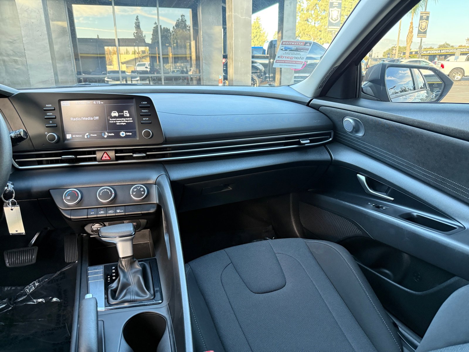 Used 2024 Hyundai Elantra SE image 23