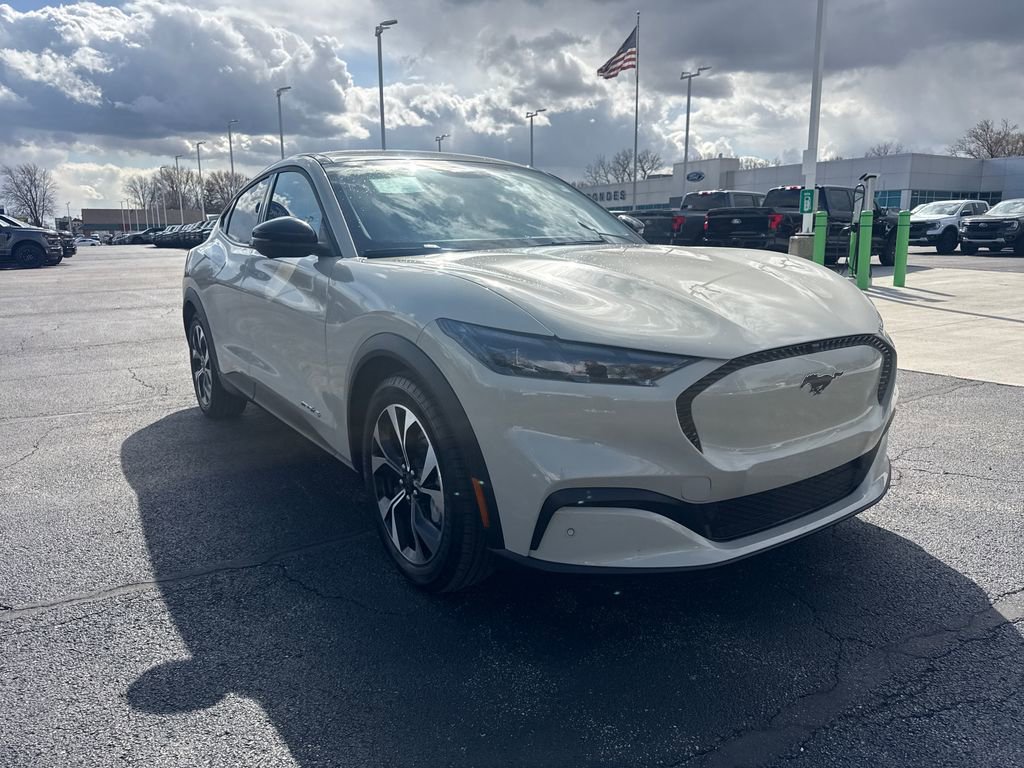 Used 2025 Ford Mustang Mach-E Select image 4