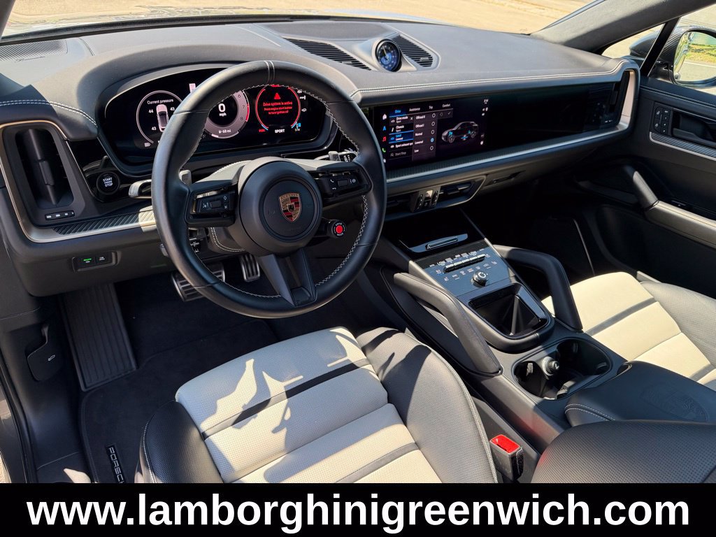 Used 2024 Porsche Cayenne Turbo GT AWD/4WD image 26