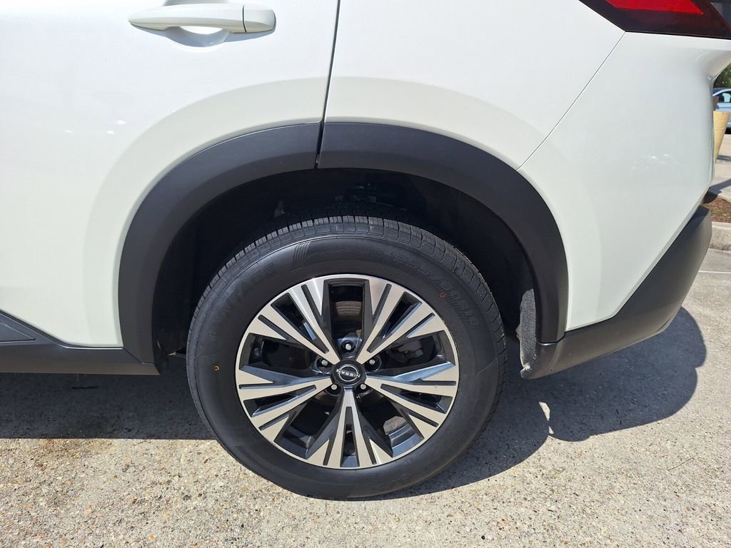 Used 2023 Nissan Rogue SV image 24
