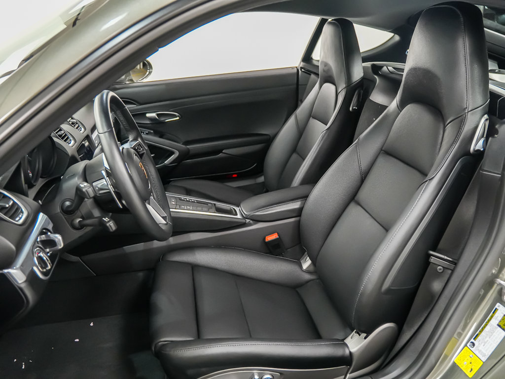 Used 2025 Porsche 718 Cayman S RWD image 5