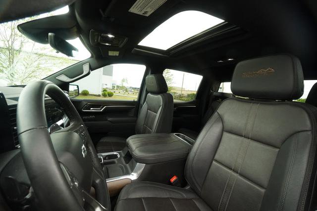 Used 2025 Chevrolet Silverado 1500 High Country w/ High Country Premium Package AWD/4WD image 29