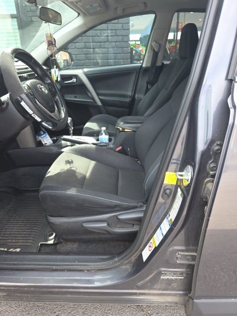 Used 2016 Toyota RAV4 XLE AWD/4WD image 7