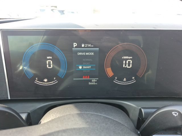 Used 2025 Hyundai Santa Cruz SE AWD/4WD image 25