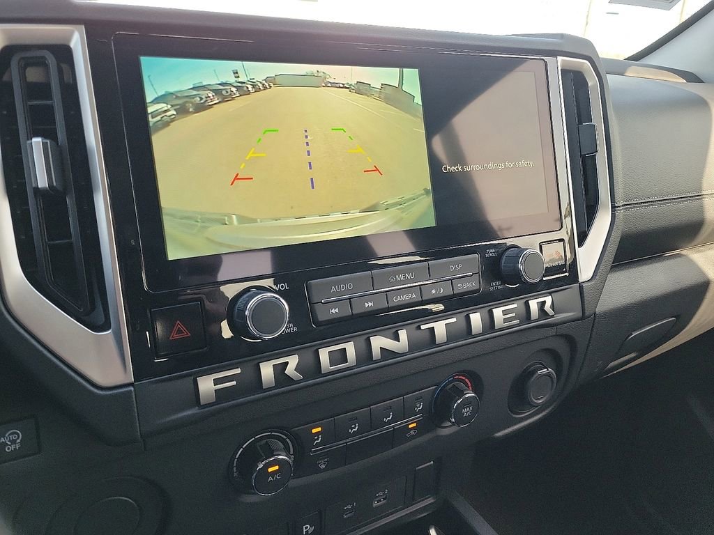 Used 2025 Nissan Frontier SV image 11
