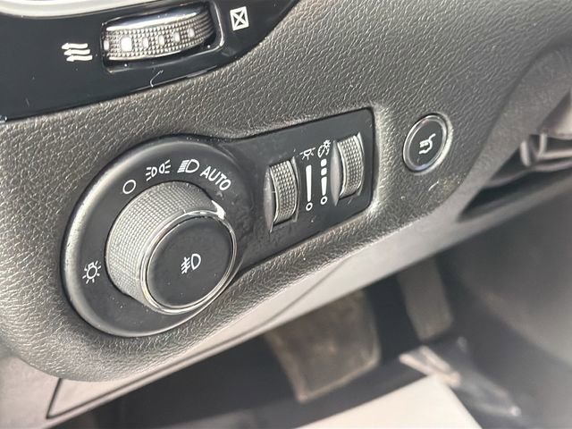 Used 2023 Jeep Cherokee Altitude Lux AWD/4WD image 10