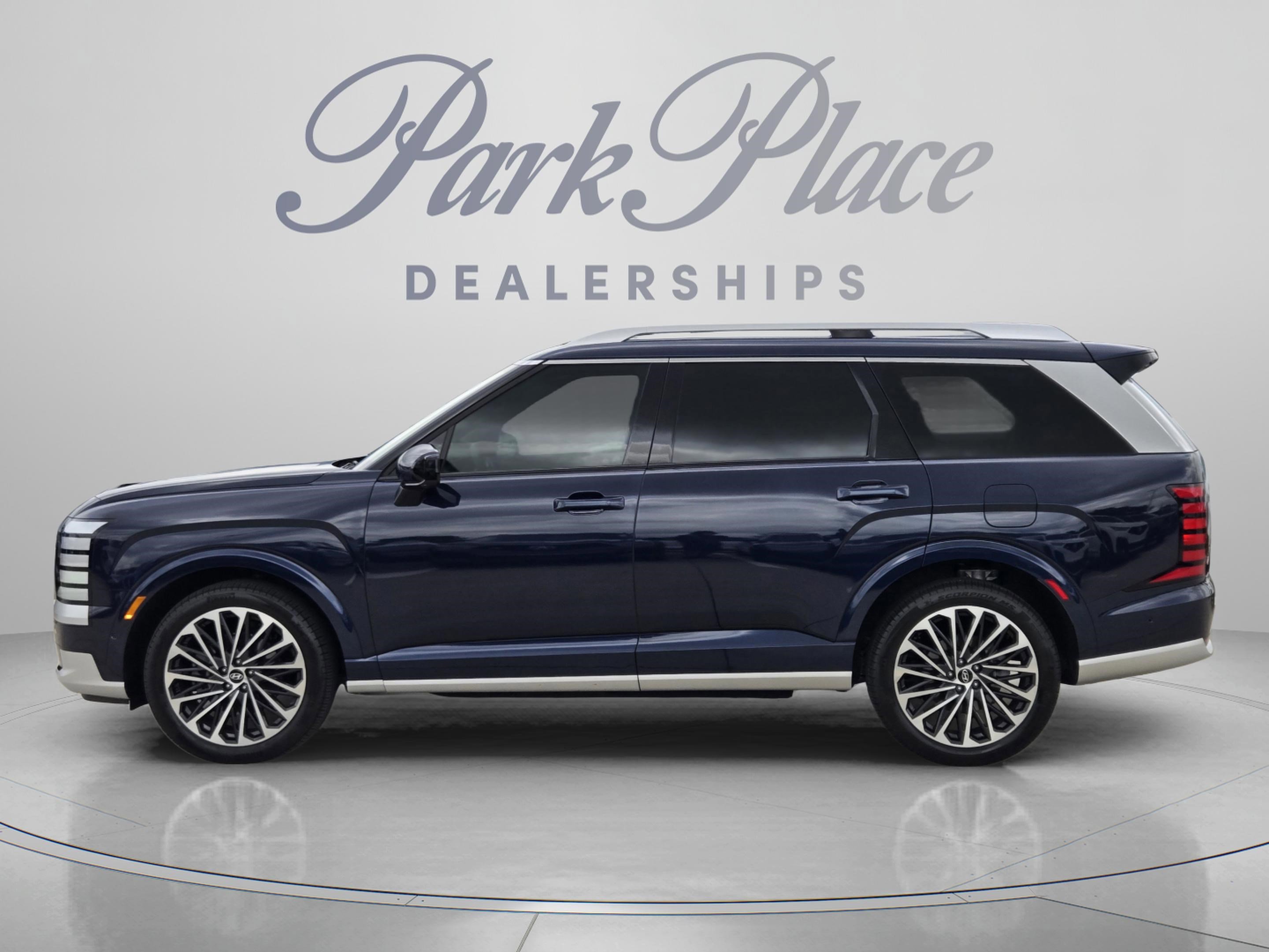 Used 2026 Hyundai Palisade Calligraphy FWD image 2