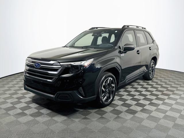 Used 2025 Subaru Forester Premium AWD/4WD image 4
