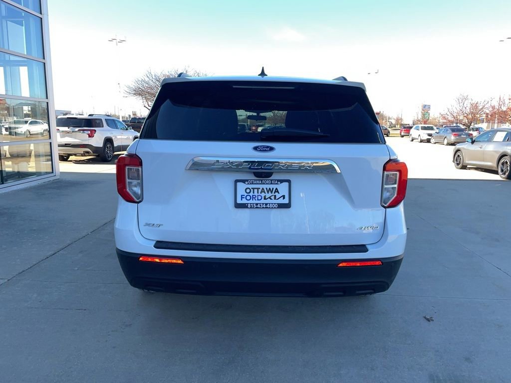 Used 2023 Ford Explorer XLT image 6