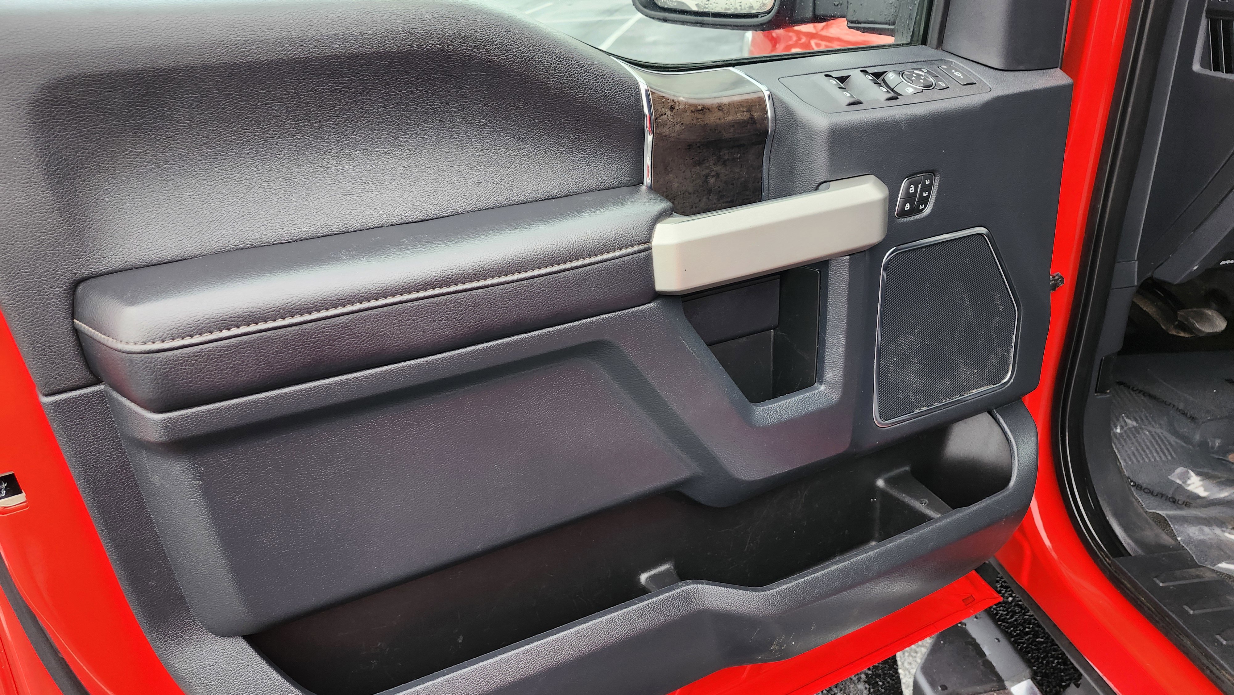 Used 2022 Ford F350 Lariat w/ Chrome Package image 22