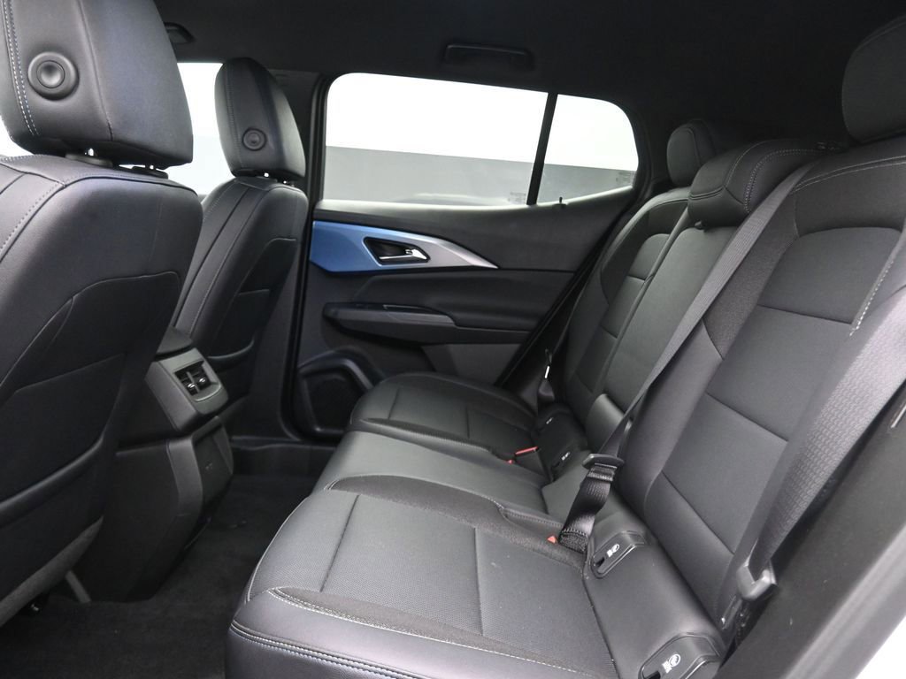 Used 2025 Chevrolet Equinox EV LT w/ Convenience Package image 18