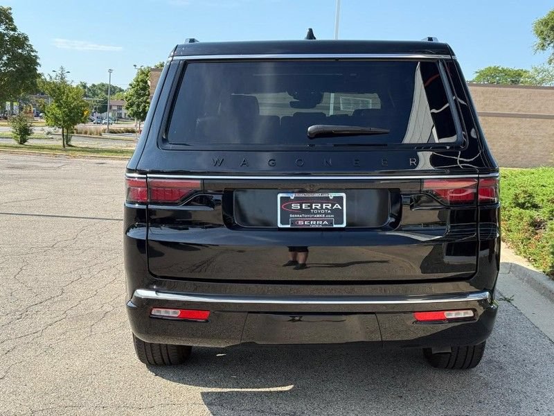 Used 2024 Jeep Wagoneer 4WD w/ Premium Group I image 4