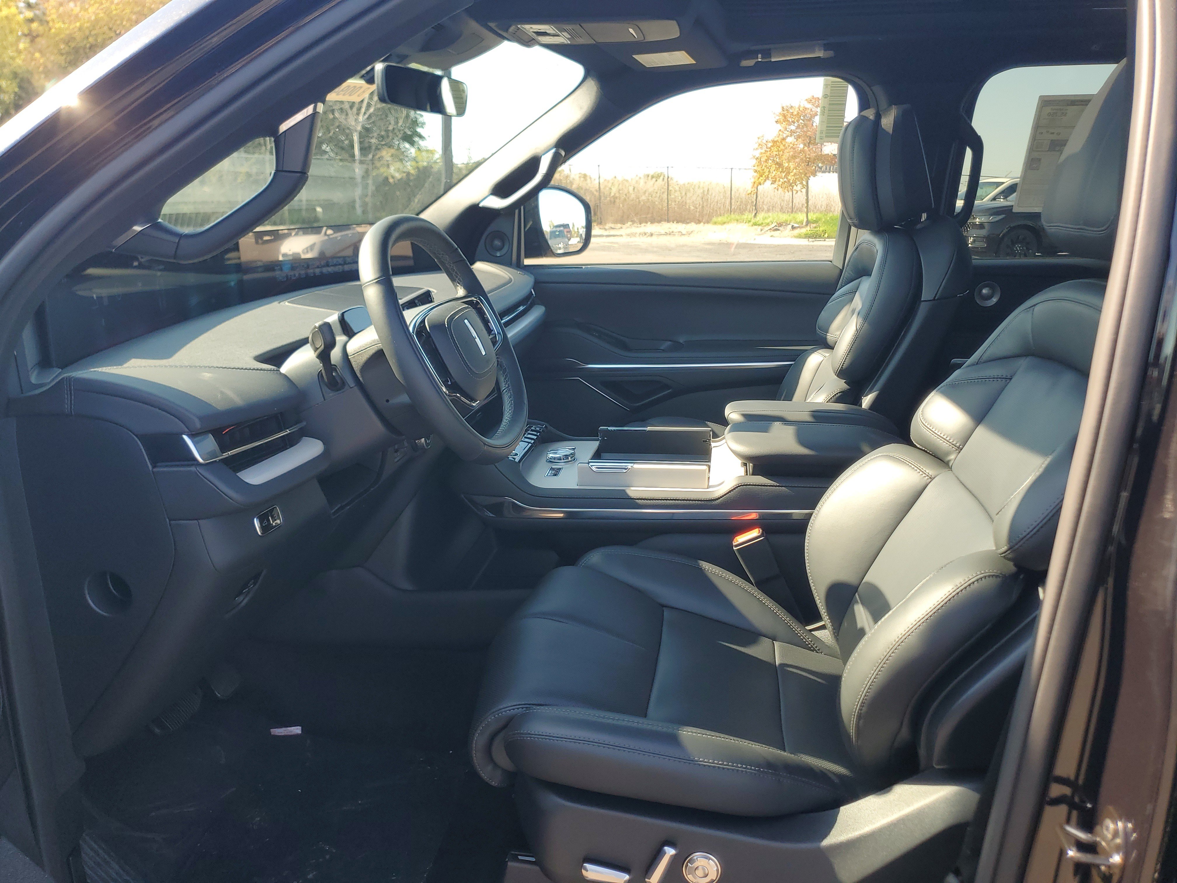 New 2027 Lincoln Navigator Reserve w/ Jet Appearance Package AWD/4WD image 12