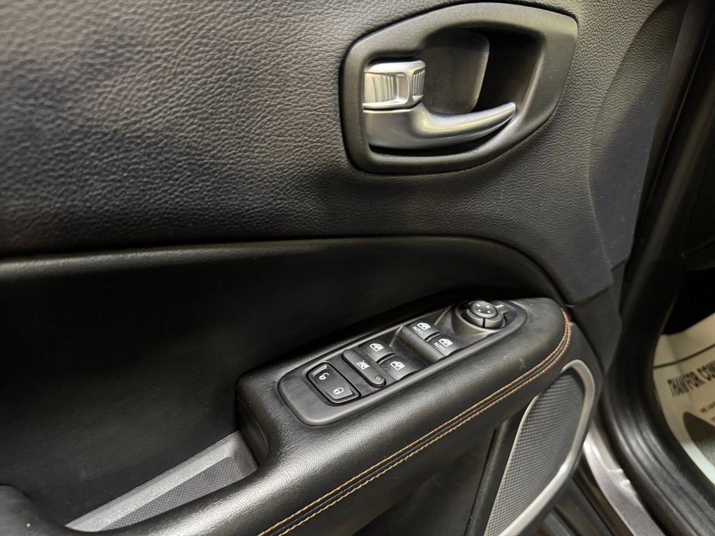 Used 2018 Jeep Compass Limited image 14