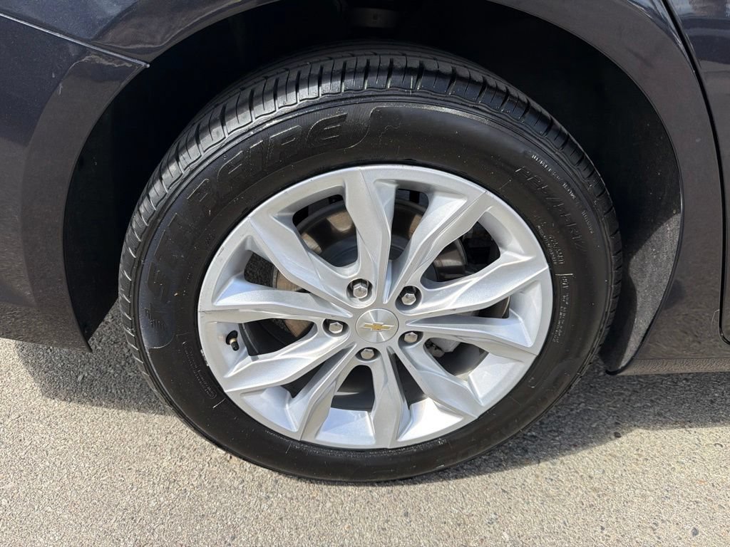 Used 2023 Chevrolet Malibu LT FWD image 12