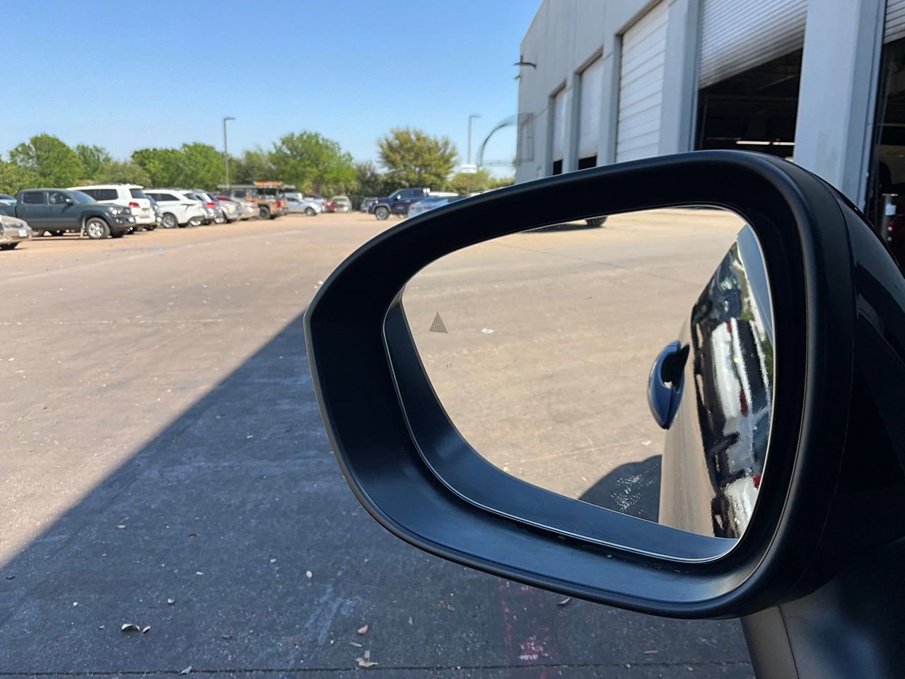 Used 2025 Nissan Rogue SV FWD image 19