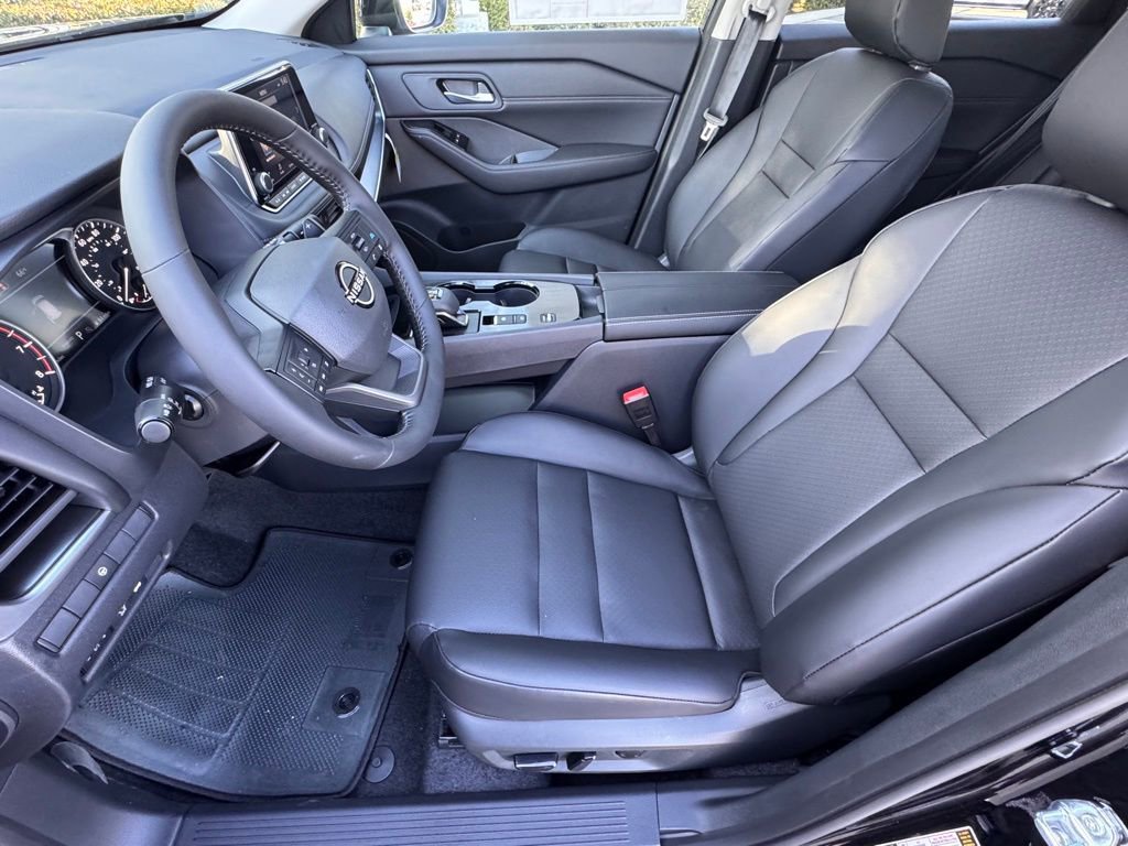 New 2026 Nissan Rogue SV image 9