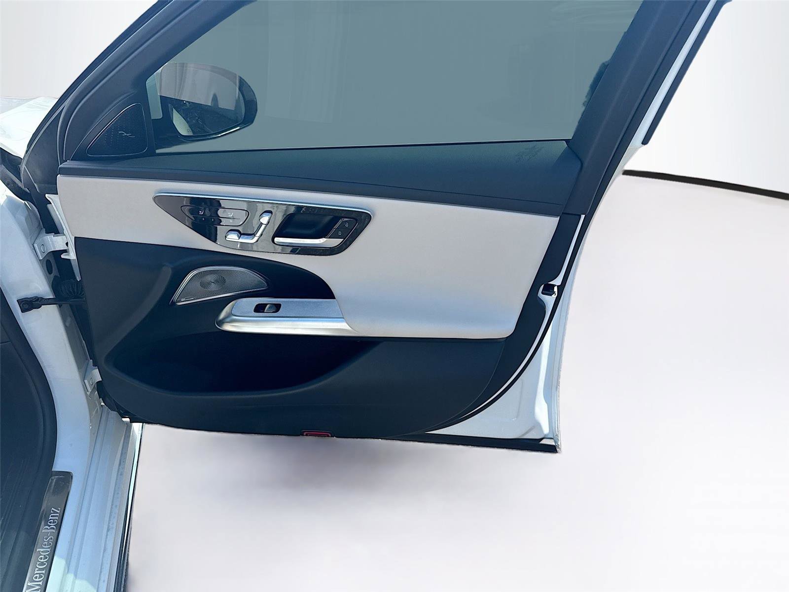 Used 2024 Mercedes-Benz E 350 4MATIC Sedan image 14