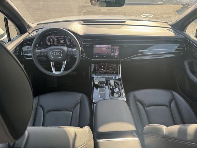 Certified 2025 Audi Q7 2.0T Premium AWD/4WD image 11