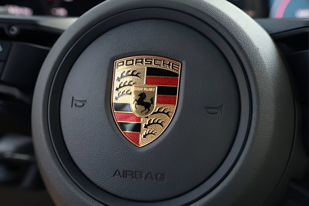 Used 2021 Porsche 911 Carrera RWD image 22