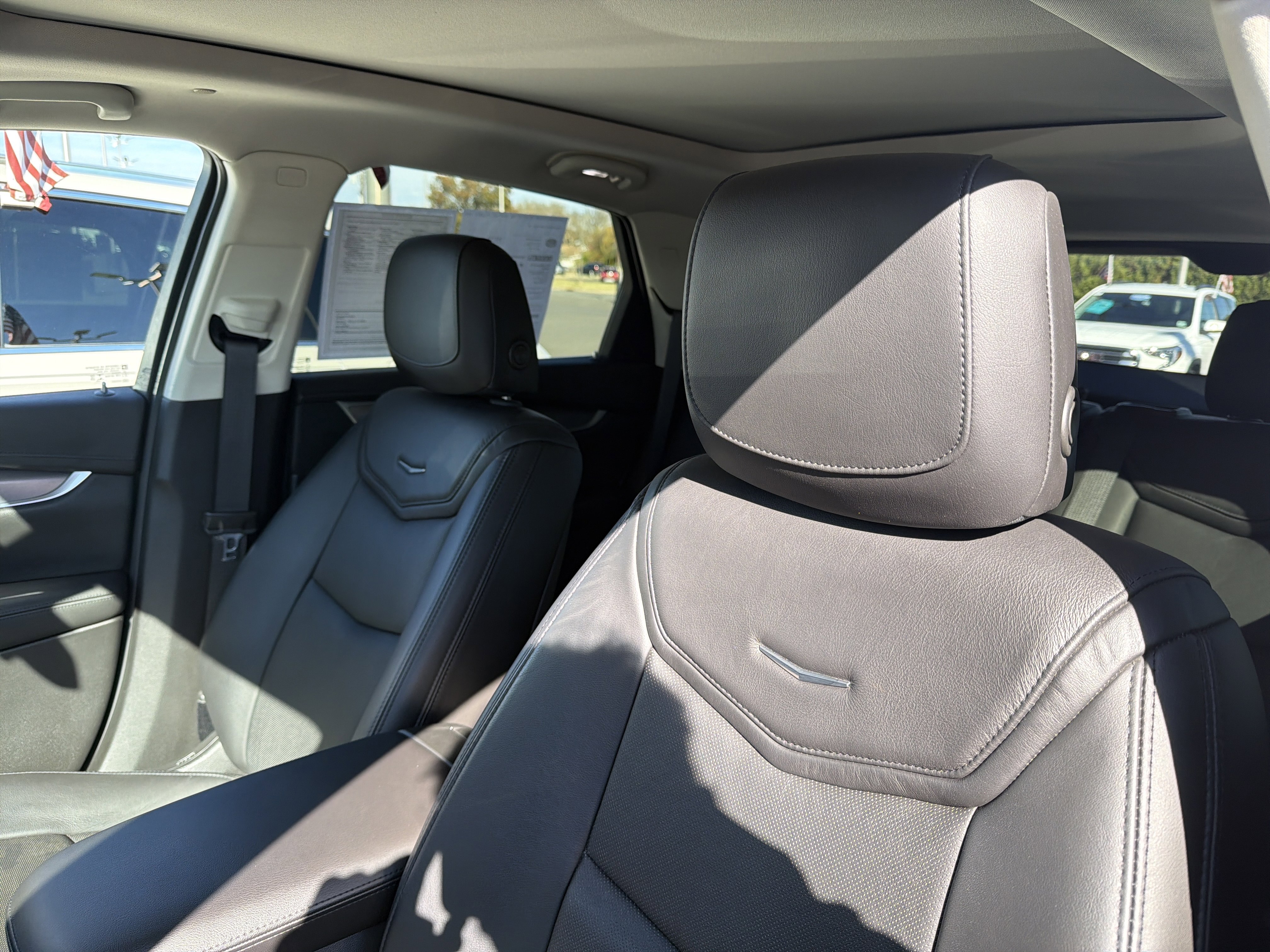 Used 2018 Cadillac XT5 Luxury w/ Driver Awareness Package image 9