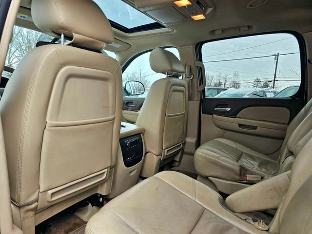 Used 2010 Chevrolet Suburban LTZ image 23